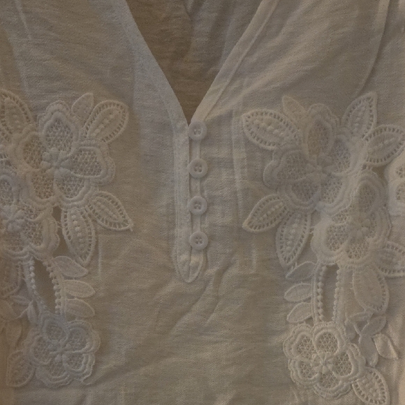 White Applique Women's Top - Picture 4 of 6